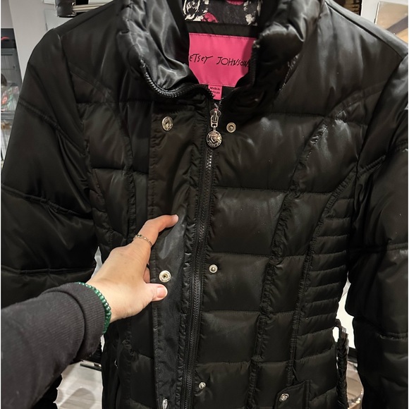 Betsy Johnson long winter coat w/belt & detachable fur hat only tried on. - Picture 5 of 12